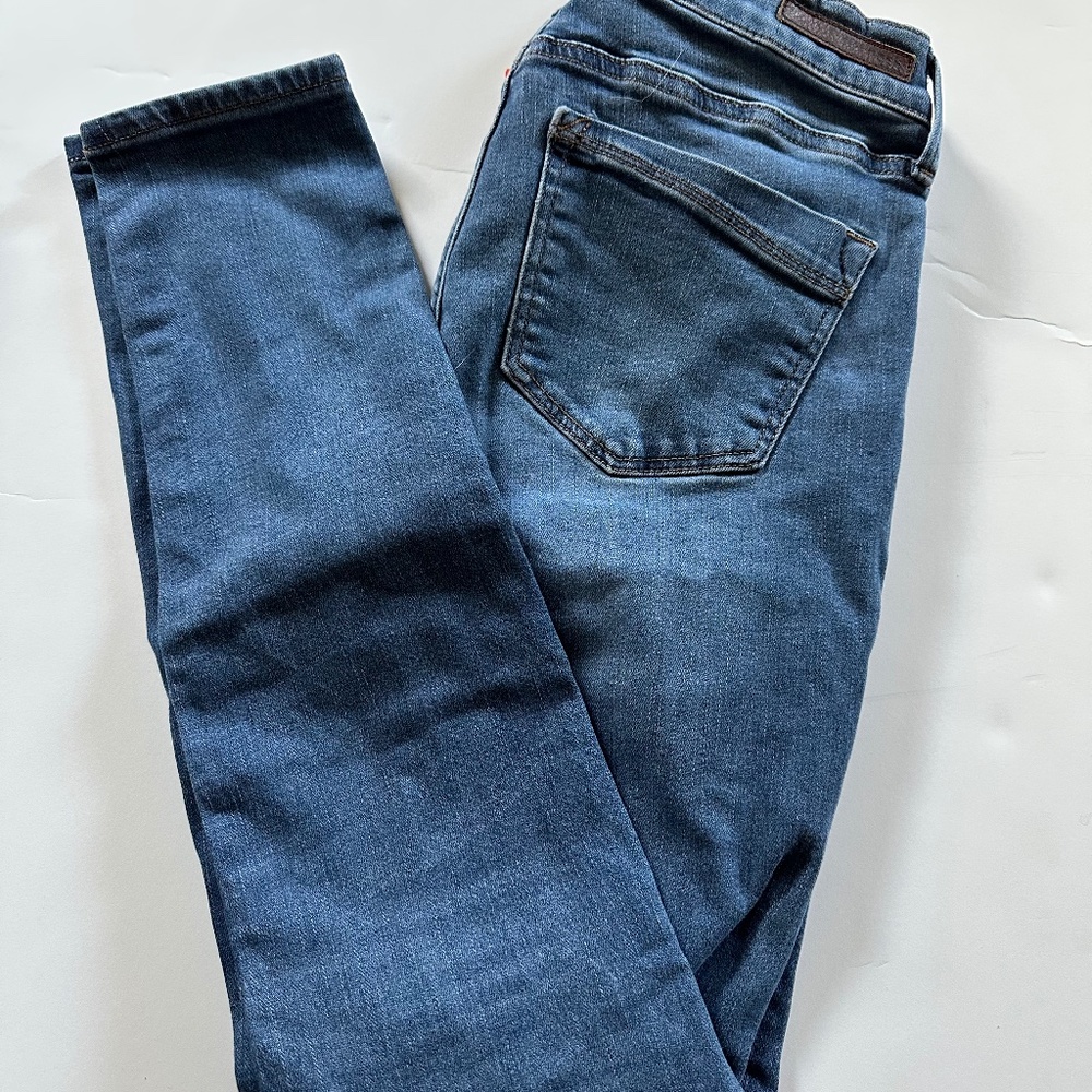 Express Ultimate stretch legging mid rise size 2 medium wash